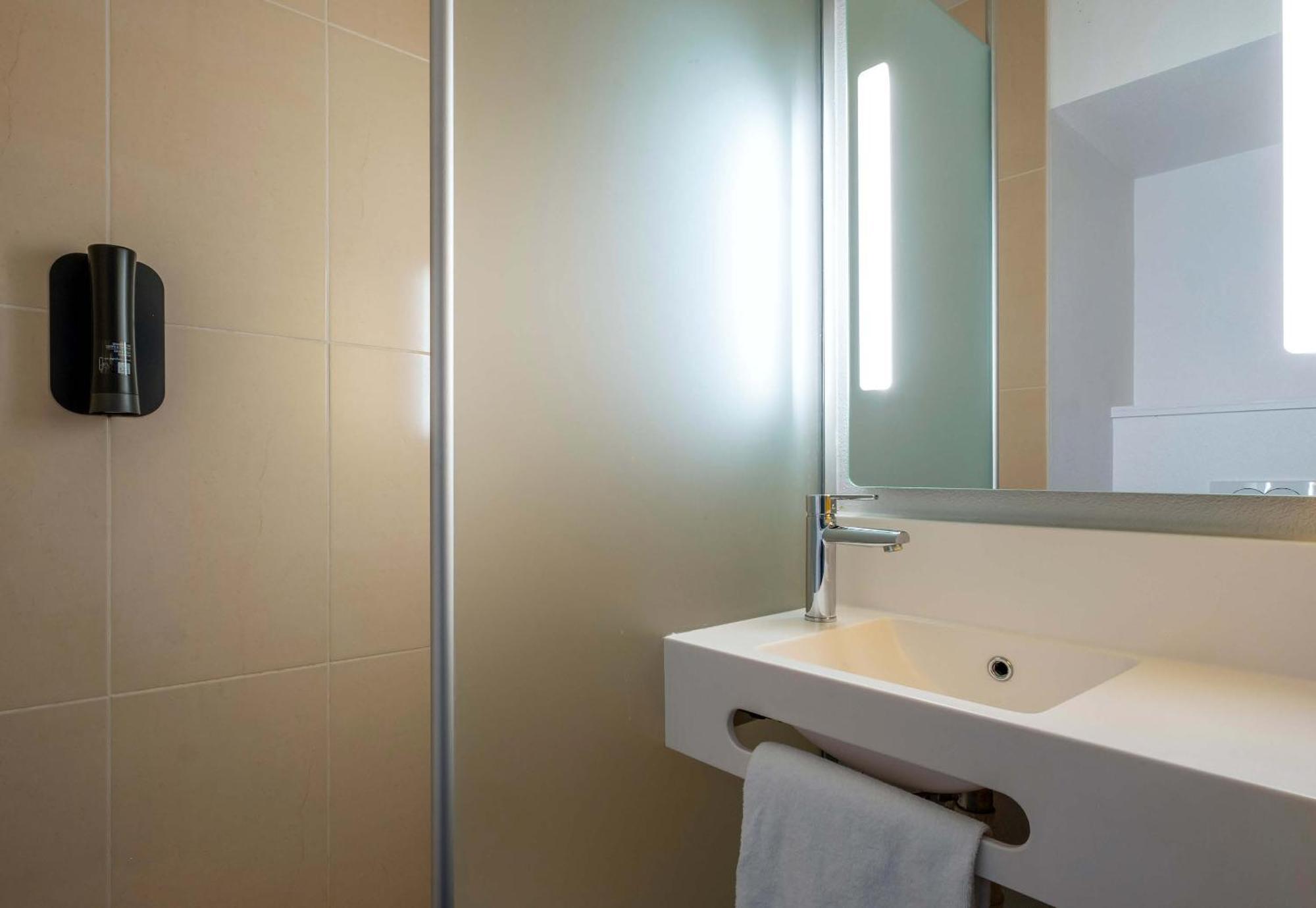 B&B Hotel Niort Marais Poitevin Est Eksteriør billede