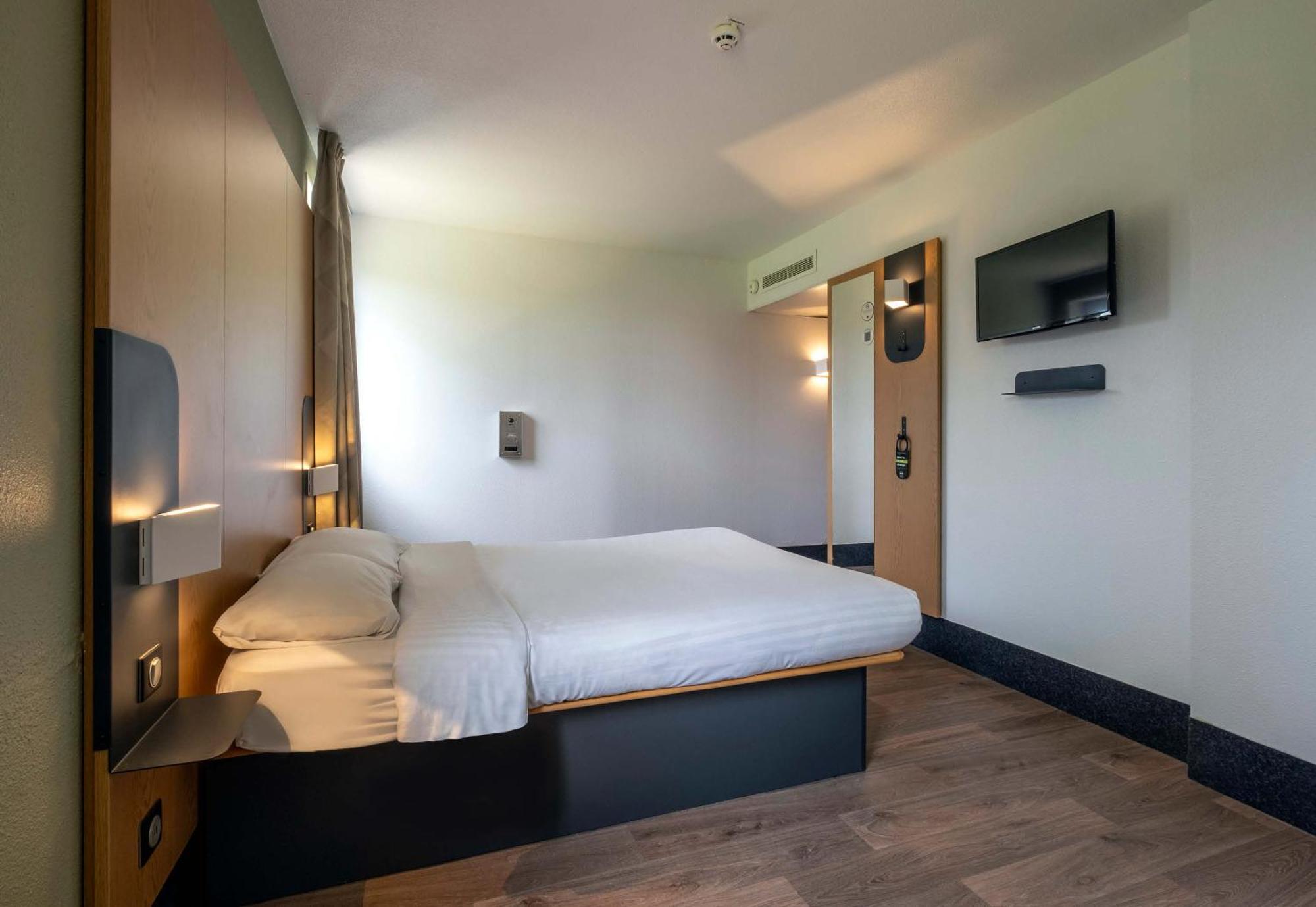 B&B Hotel Niort Marais Poitevin Est Eksteriør billede